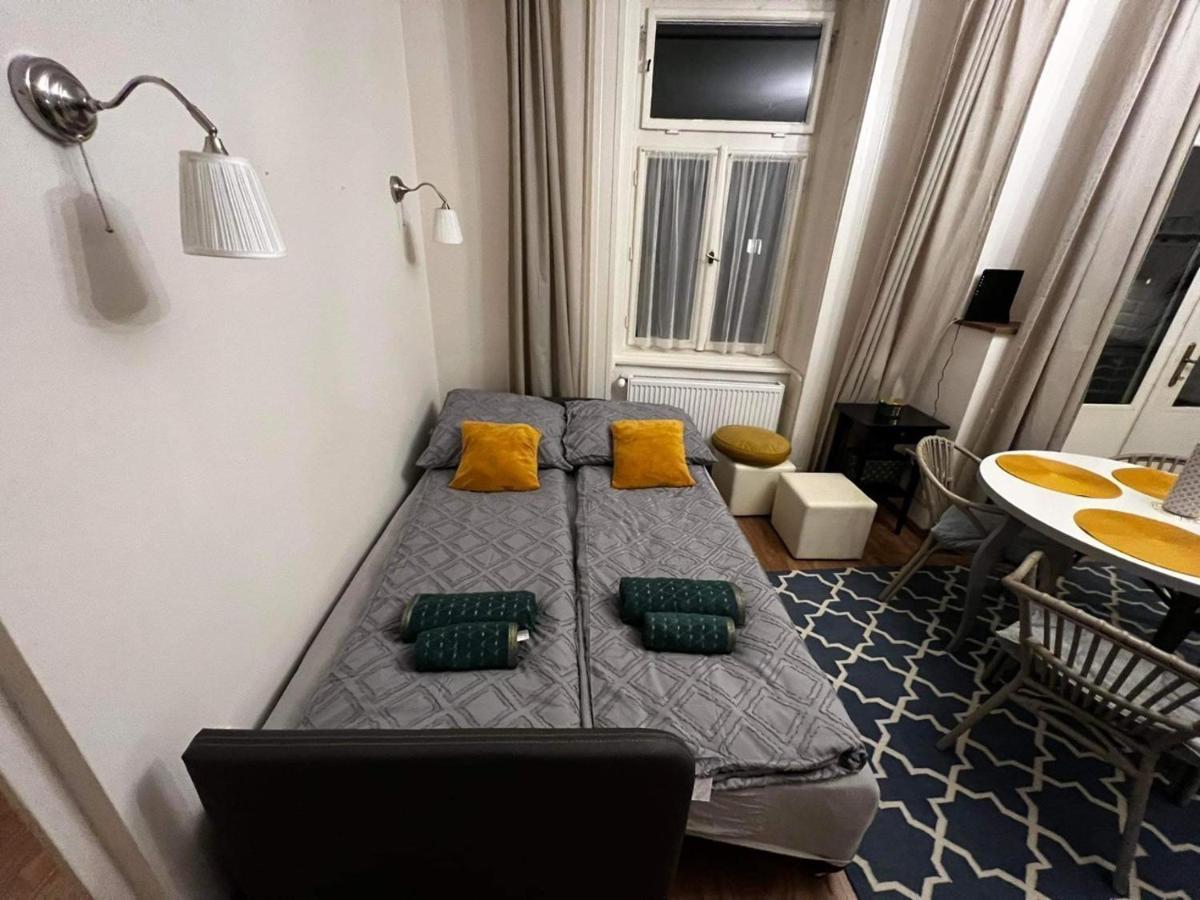 Adorable, Cosy Apartment At The Heroes' Square Будапеща Екстериор снимка